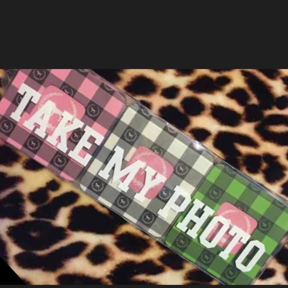 😍PLEASE HELP ME FIND 😍VS PINK PHOTO FRAME 😍